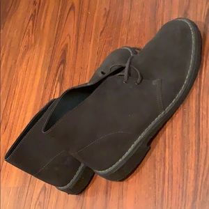 Clark’s leather desert chuka boot